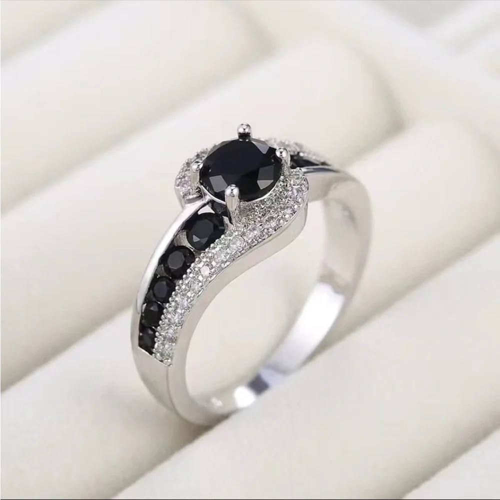 New 925 Silver Dazzling Black Sapphire Delicate Top Quality Ring - Picture 3 of 7